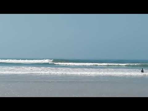Secret surf beach of MORAGALLA.60 km in west coast  Sri Lanka .4-5 fuß   jandj.tours +94775364009