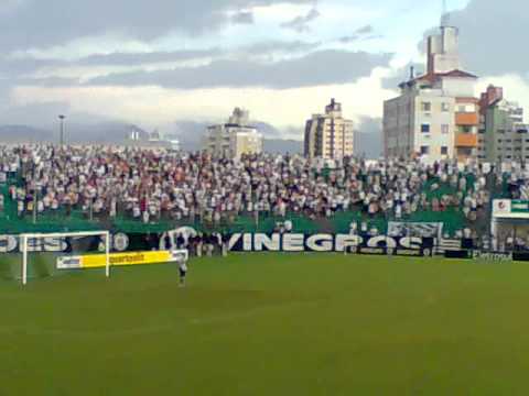 A E I O U, Figueira é líder avai toma no cú