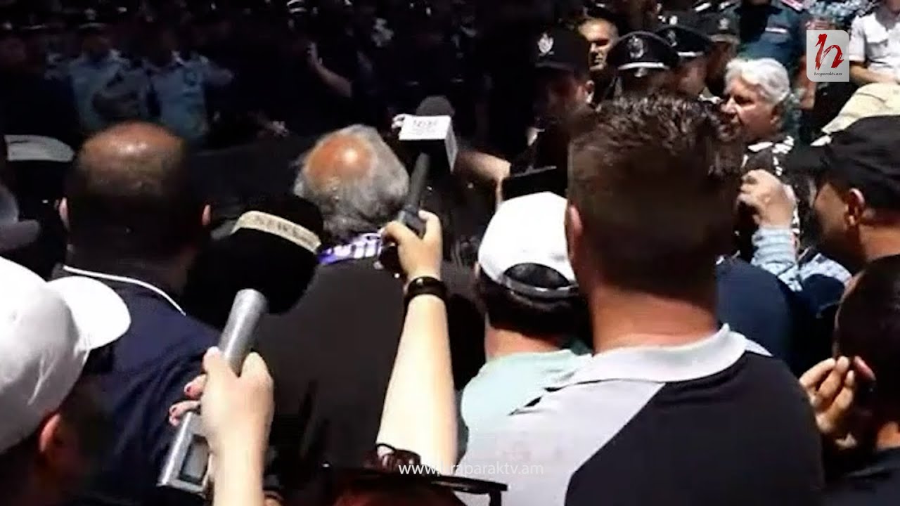 Ինչի՞ ես տոշկվել իմ վրա, եքա մարդ ես. Խուդինյանը՝ Բագրատ Սրբազանին