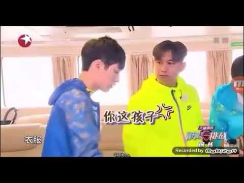 Zhang Yixing Clothes