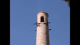 preview picture of video 'Shaking Minarethe of Monar Jonban, Esahan, IRAN'