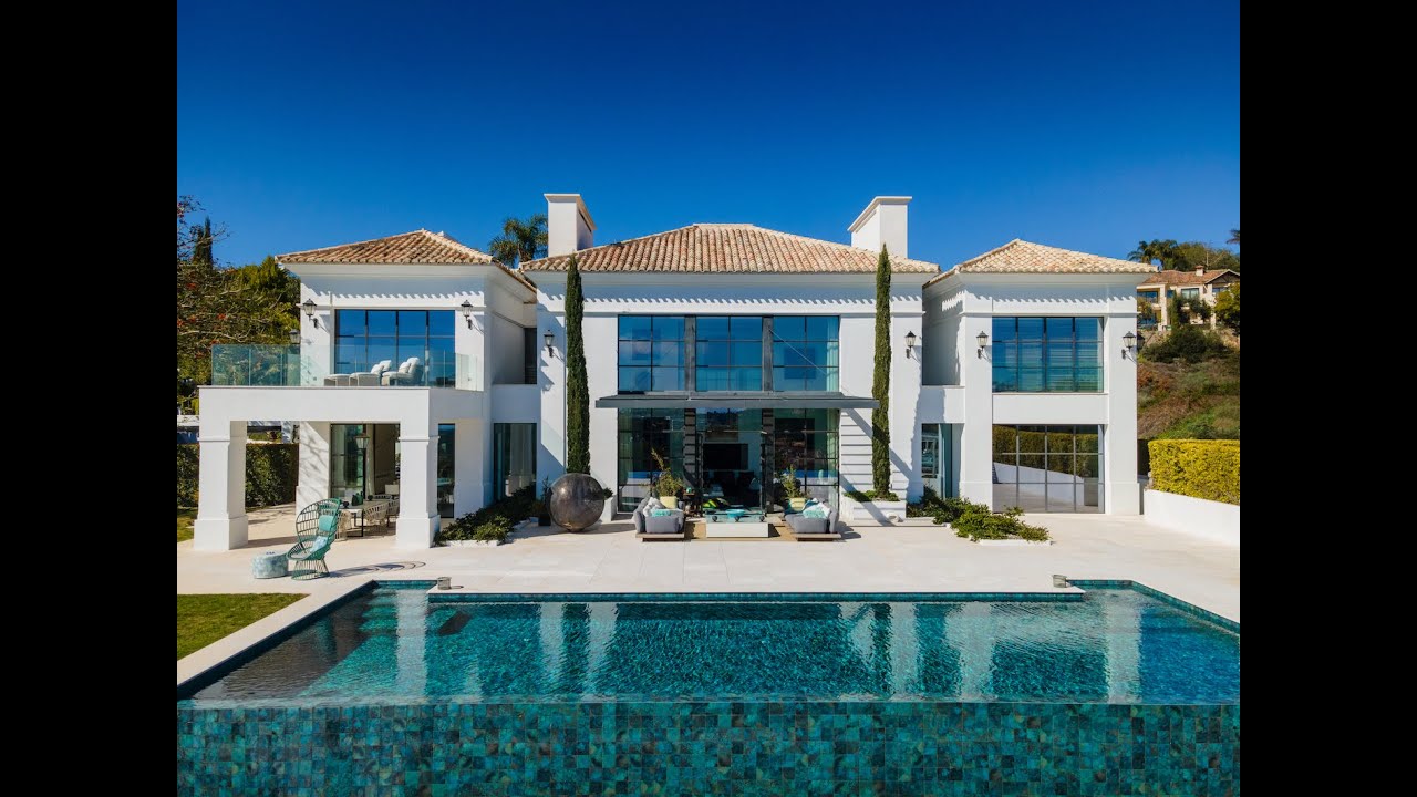 Front line golf villa with designer details and luxury amenities for sale in Los Flamingos, Benahavis