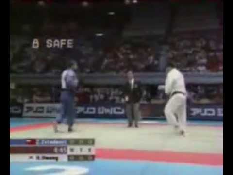 JUDO 2003 World Championships: Zurab Zviadauri (GEO) - Hee-Tae Hwang (KOR)