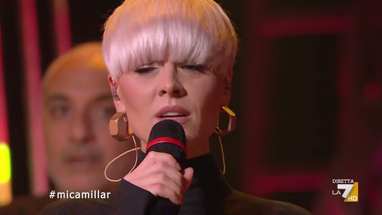 Mica Millar canta (You Make Me Feel Like) A Natural Woman di Aretha Franklin