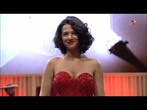 Khatia Buniatishvili plays Franz Liszt/Horowitz Hungarian Rhapsody No. 2