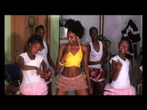 Projecto Funaná & Batuku 2010 - Eliza - Dja Ka Spiga.wmv