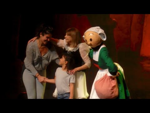 Chantal Goya & Bécassine - Montée d’une petite fille sur scène (Live Nice Acropolis - 6 novembre 22)