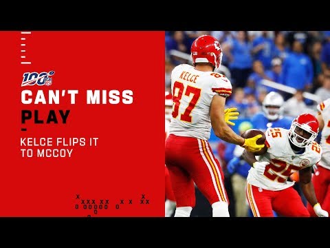 Kelce Keeps Play Alive with Heads Up Flip to McCoy 😱