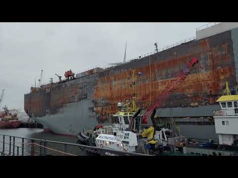 Fremantle Highway Car Carrier caught fire onboard dock at eemshaven port