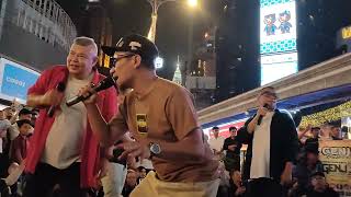 Download lagu Kumpulan senario CARI TAPAK dibukit bintang dgn Genji Buskers,tak berhenti orang ketawa siap ada rap mp3