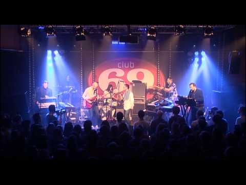 Studio Brussel: Hot Chip - One Life Stand & Night and Day (live in Club 69)