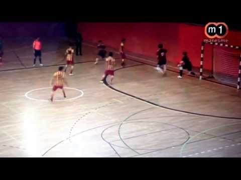 Golàs de Pol Novo, jugador del Futsal Mataró davant el FCB