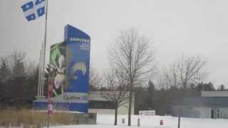 preview picture of video 'Arriving in Québec, Canada at the USA border'