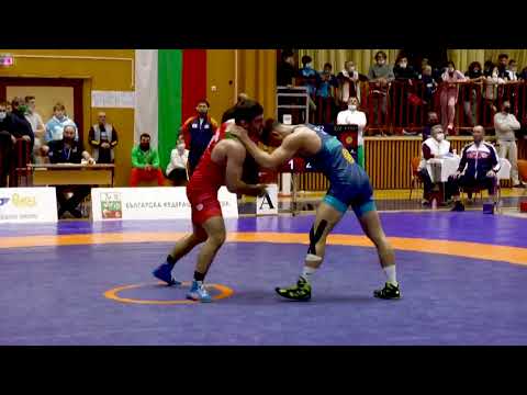 Akzhol  Makhmudov (KGZ )vs  Aik Mnatskanian (BUL)