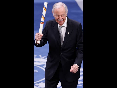 Eduardo Mendoza emociona en los Princesa de Asturias con un discurso plagado de humor