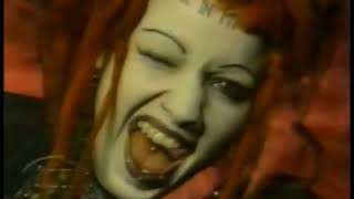 distinct complicity - bikini kill