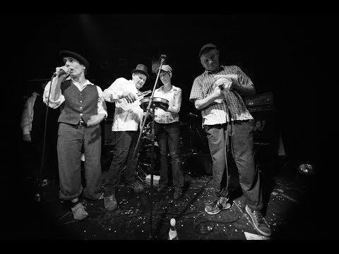 option weg live / platzpatronenpunk zu tisch und tanz