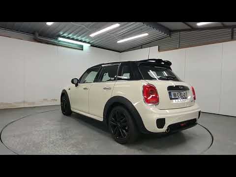 Mini Cooper 5-Door Cooper - Image 2