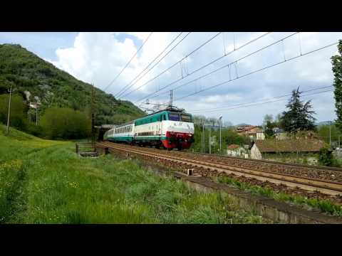 IL SALUTO DELLA E.444R-053 CON INTERCITY IN TRANSITO A RIGOROSO.(AL) 15 - 4 - 2017