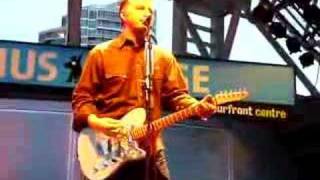 Billy Bragg - This Guitar Says Sorry