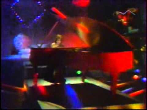 Elvina Makaryan - Anivneri dzayni nerqo.wmv