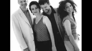 New York Voices - Xmas - I wonder as I wander