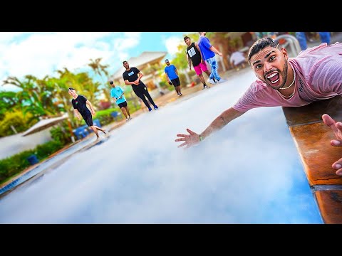 REAÇÃO DOS MEUS AMIGOS VENDO 50 KG DE G3LO S3CO NA PISCINA