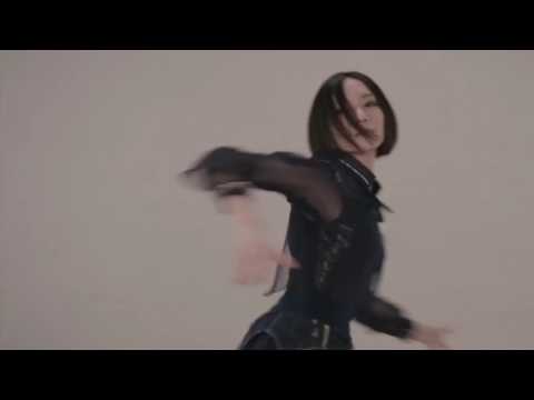 Perfume gives Natsume Mito the ChokiChoki