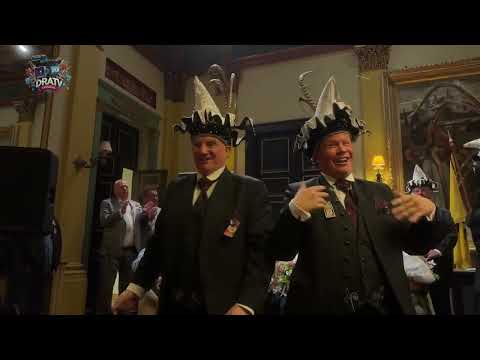 Prinsjkesdag de Garde Weir zen de prinsengarde en das giene cadeau