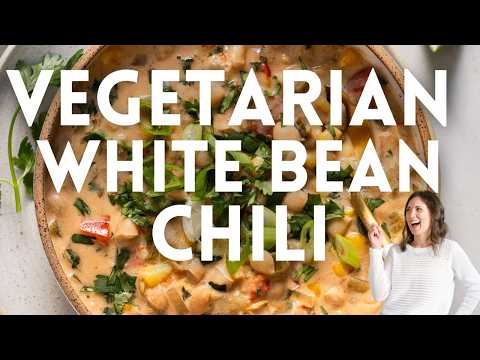 Hearty and Creamy White Bean Chili (Vegetarian)
