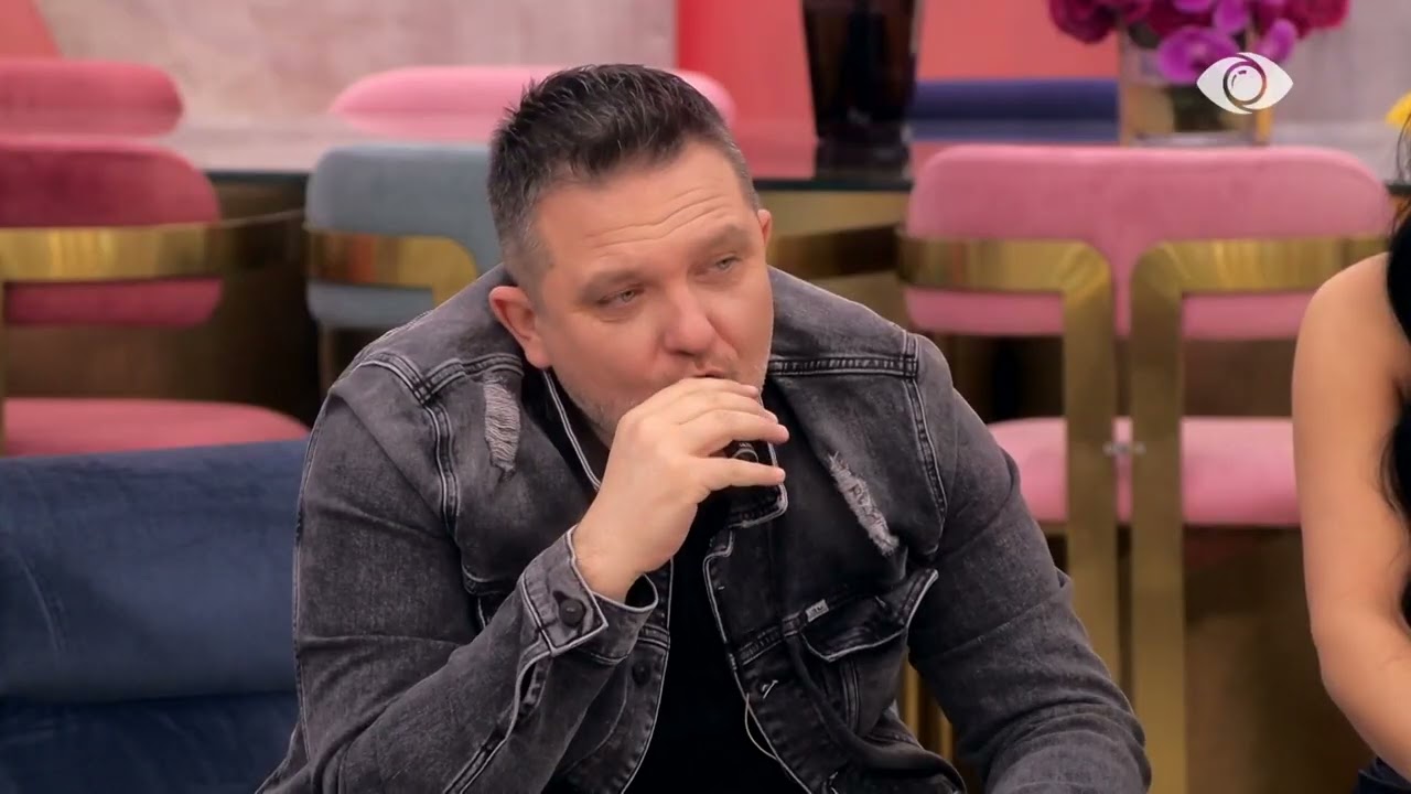 Të ndërrohesh në dhomë? Egla dhe Juli vijojnë diskutimet