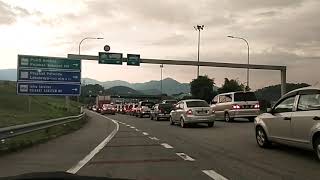 Download lagu Balik Kampung - Suasana perjalanan balik raya mp3