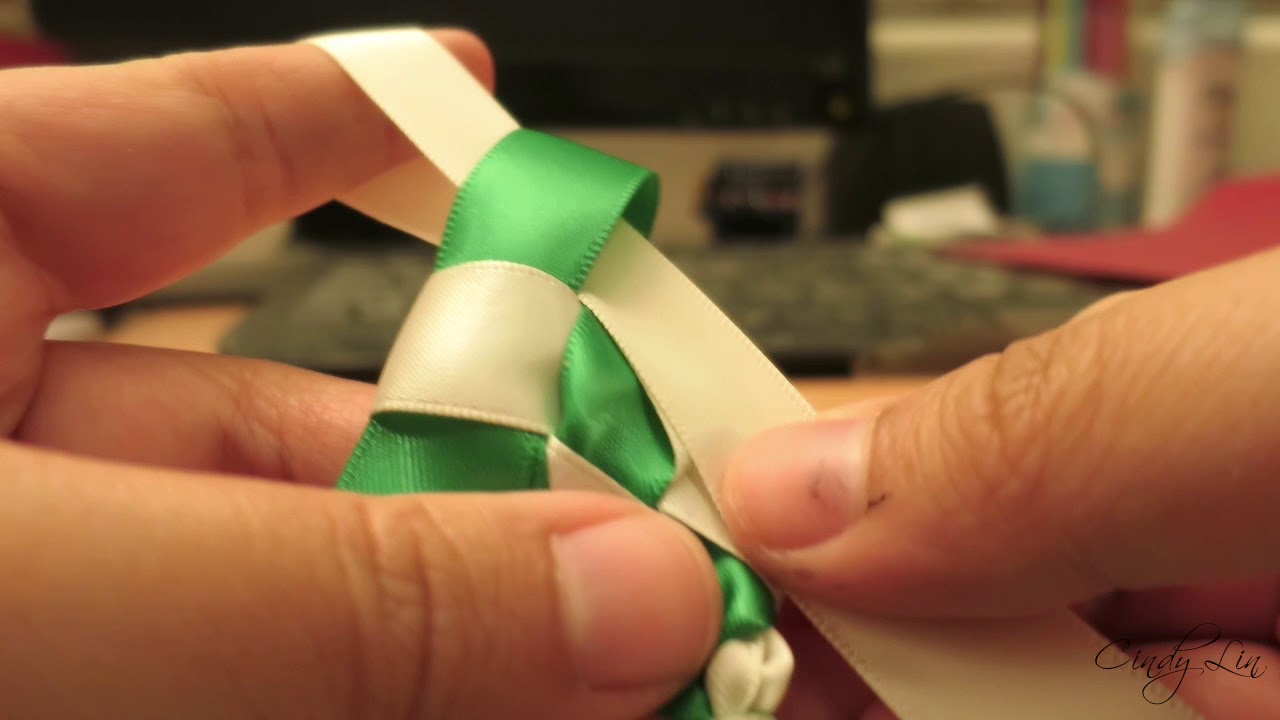 Easy Tutorial: Two-Colored Ribbon Lei