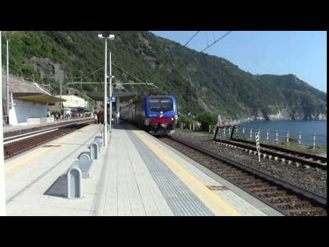 Corniglia HD-Trenitalia E464 no.464704+Vivalto twin deck stock arrives on service to Levanto