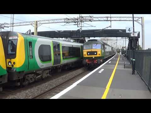 47805 (D1935) & 47501 (D1944) Thrash Past Cheddington On ECS 20/07/2018
