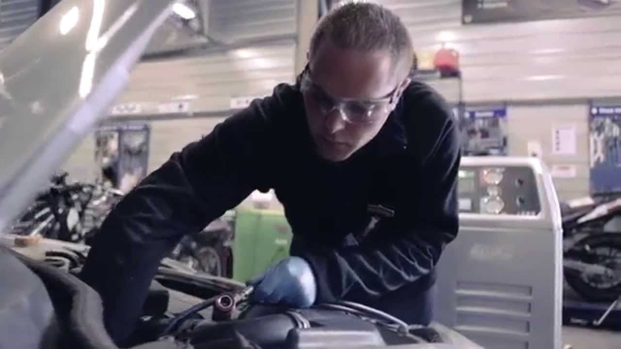 Découvrez le parcours de Jérôme, un mécanicien Norauto