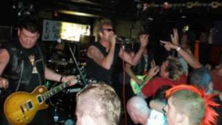 Peter And The Test Tube Babies - Vicar's Wank Too (Live)