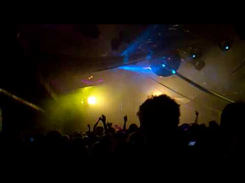 Tristan Garner @ Red Light