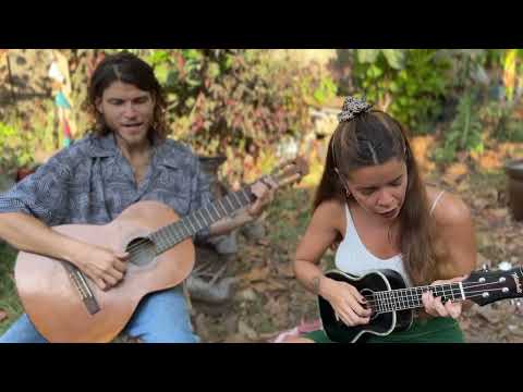 Valerie por Eli y Priscilla (caldo de plantas)