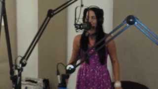 Heart Hays performs new single "Native In The Club"