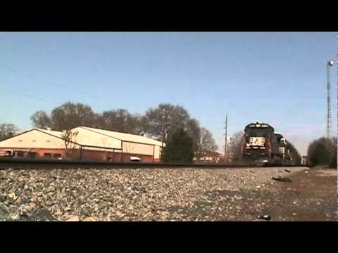 NS 125 with a C40-8 leader 3-12-11