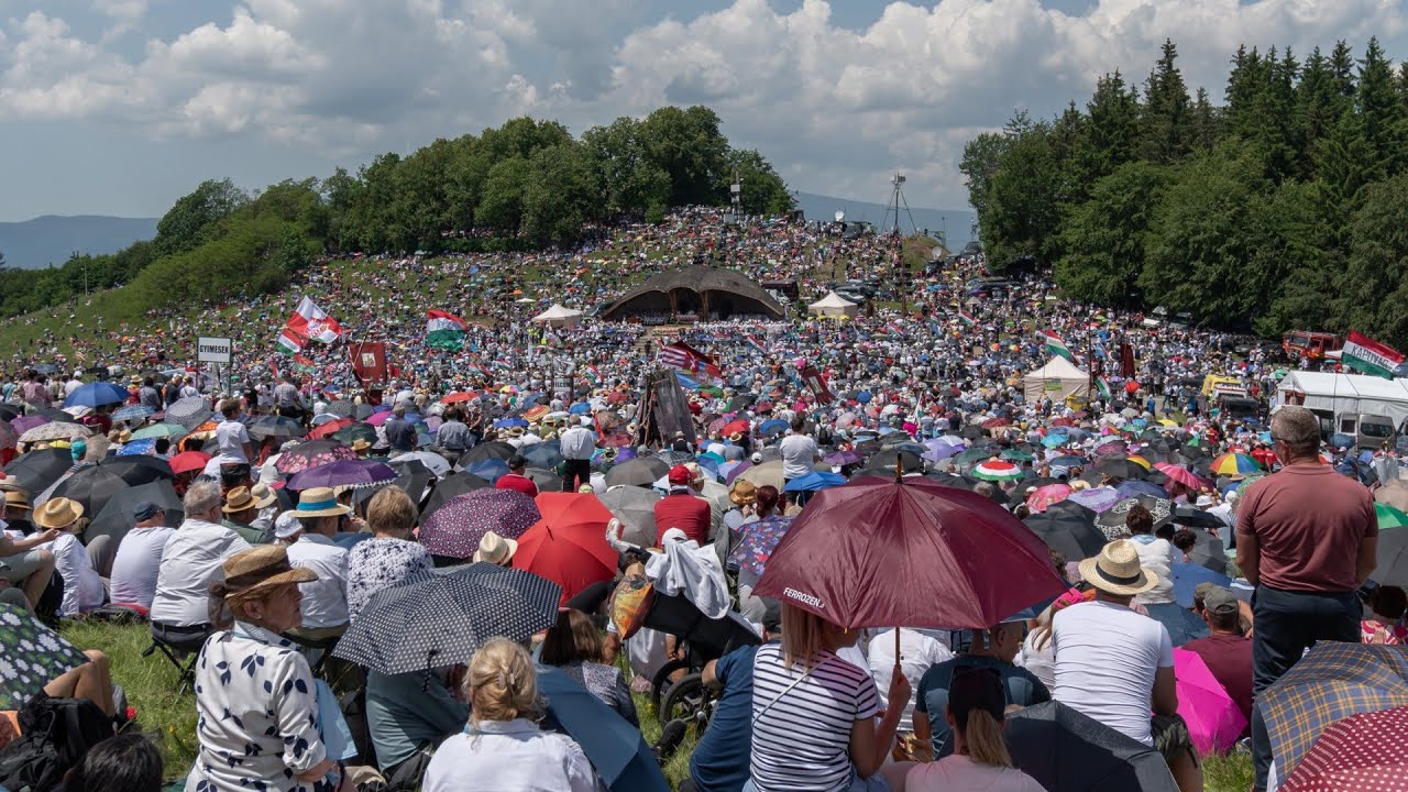 Hitben és hőségben – videóösszefoglaló a kánikulára esett csíksomlyói búcsúról