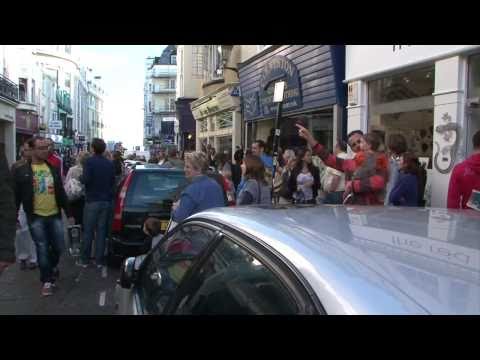 Dance Yrself Clean – LCD Soundsystem – Muppets rock out in Brighton !