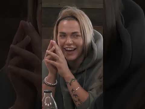 Minh si nechce dať dole masku! - FARMA