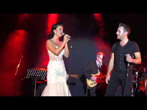LISA MCHUGH LIVE AT SUNDAY WORLD AWARDS 03