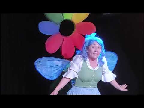 Suivons Poucette à la recherche des tortues sur l’île aux fleurs. Un u 