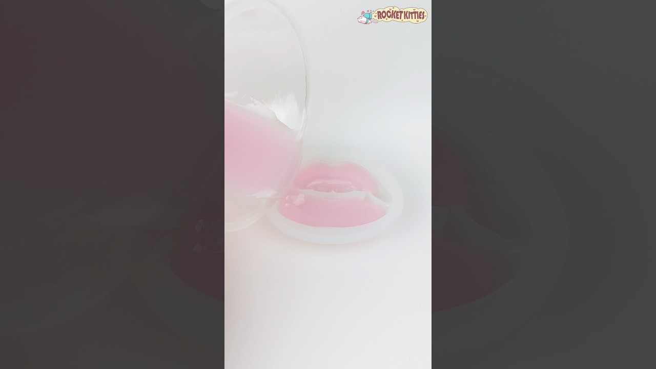 Let's pour some #resin ✨💖 #craft #satisfying #pink #art #artist #fyp