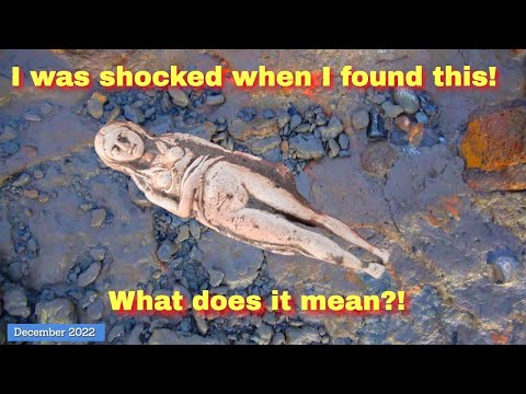I Found an Amazing Artefact in the Thames .But What does it mean!? Mudlarking with Nicola White