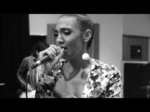 Manu Manzo - A Song for Letting Go (Live In-Studio)