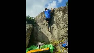 Video thumbnail of 湯河原ジャンプ, 3級 (6a+). 湯河原 (Yugawara)